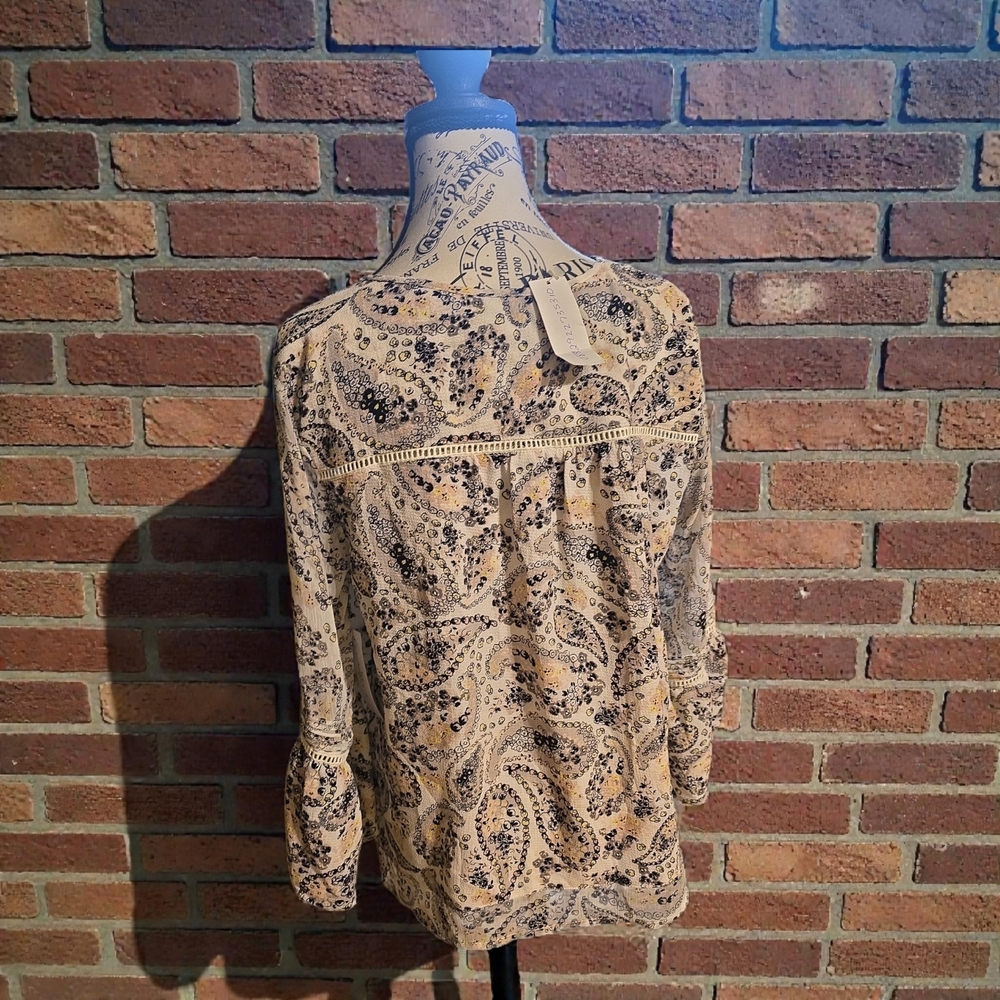 Fever‎ Cream and Black Paisley Blouse - Picture 2 of 9